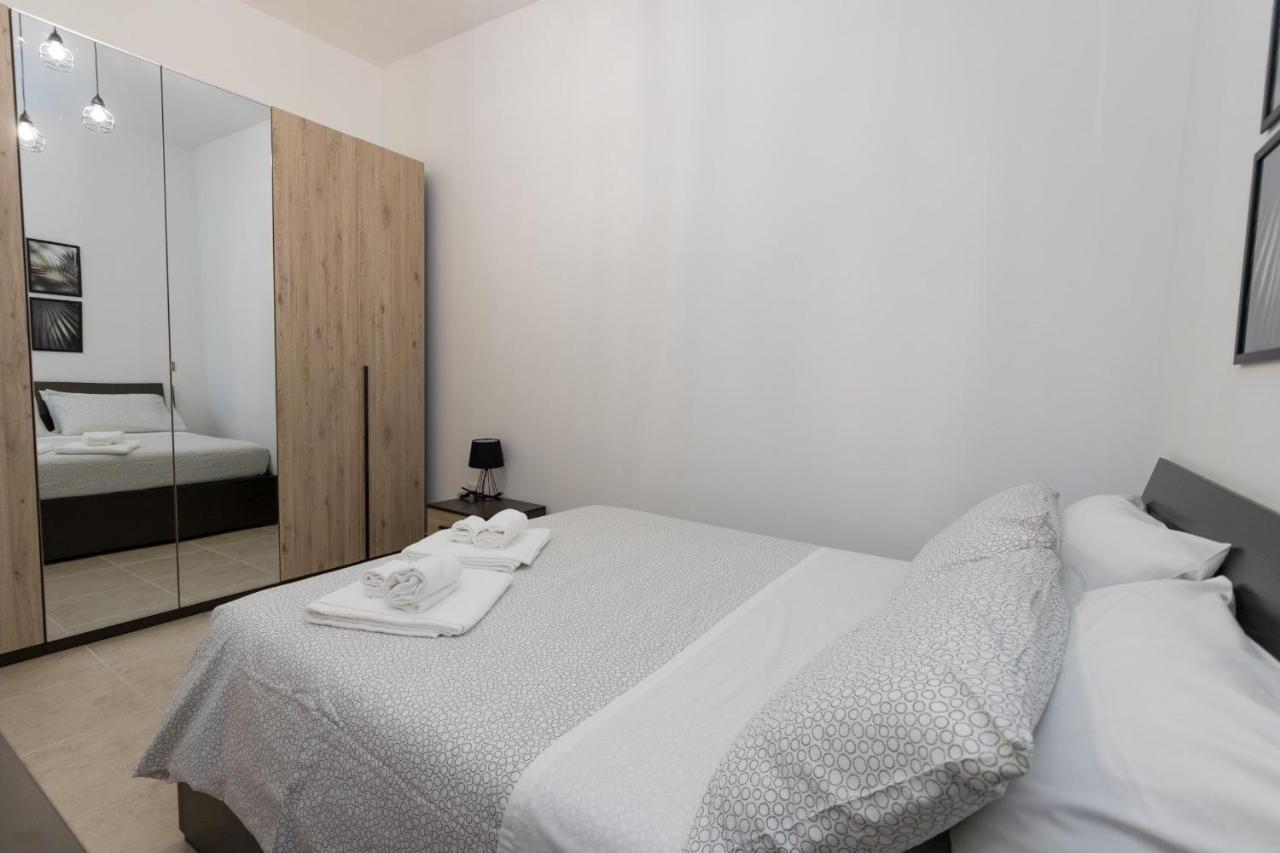 Drooms. Felline Exteriör bild